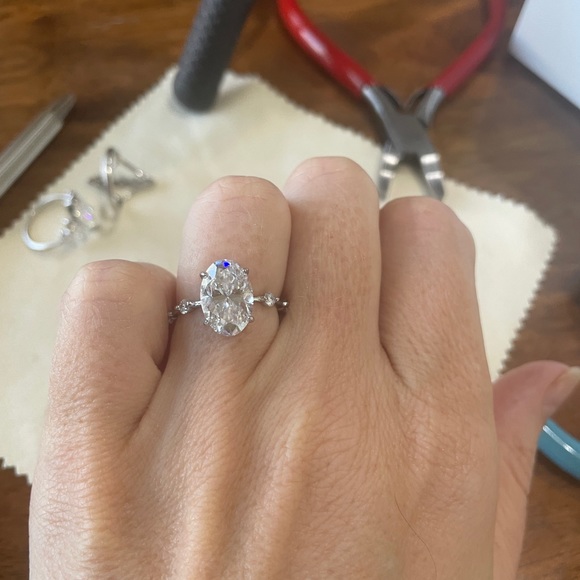 The Mila Ring - 4.5ct Oval Moissanite Ring - Picture 13 of 16